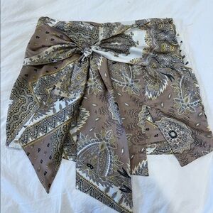 Tie skirt with short underneath